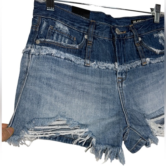 ☀️NWT! Blank NYC Distressed Shorts - Picture 2 of 8